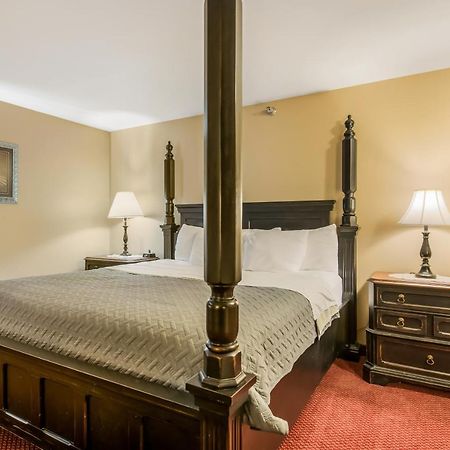 Econo Lodge Rice Lake Buitenkant foto